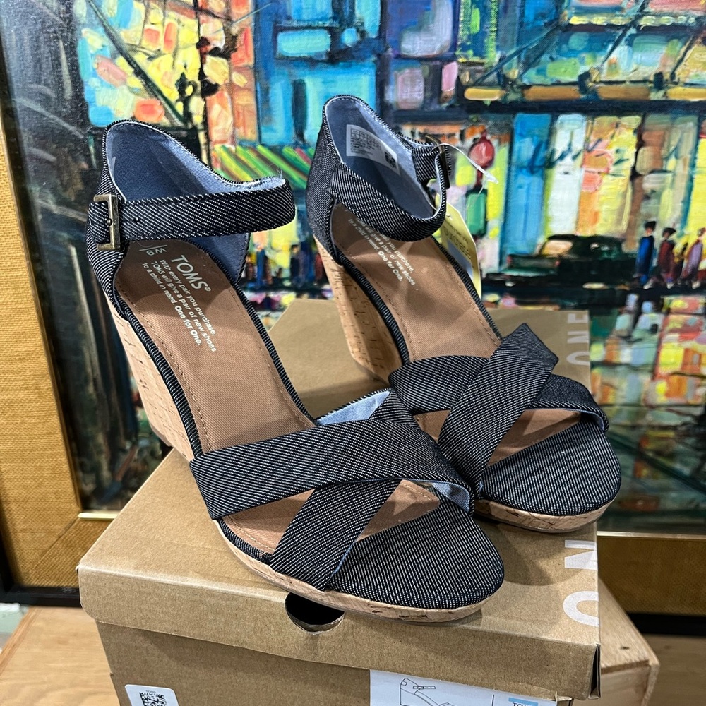 NWT: Tom’s Sienna Wedge Sandal